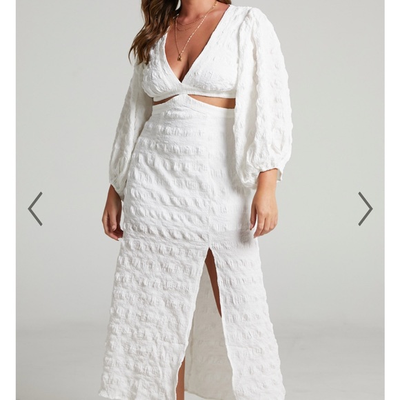 Showpo TABATHA PUFF SLEEVE CUT OUT MIDI DRESS IN WHITE CHECK - Picture 4 of 8